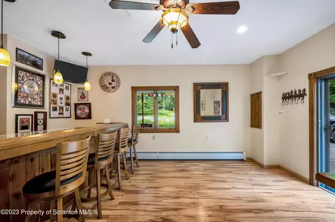 527 Forest Ln, Archbald, PA 18403 photo 8