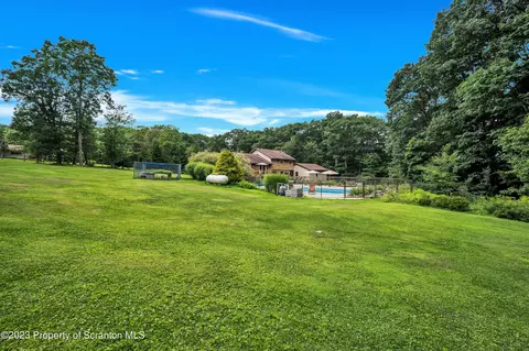 527 Forest Ln, Archbald, PA 18403 photo 57