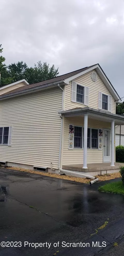 312 Olyphant Ct, Olyphant, PA 18447