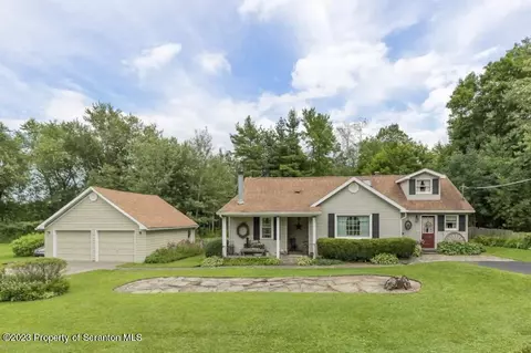 1424 Lakeland Dr, Scott Twp, PA 18433