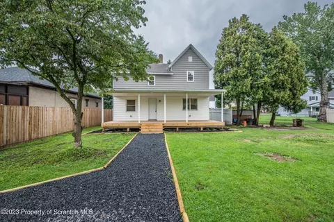 111 R Montgomery St, Moosic, PA 18507