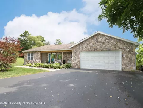 52 Mound Ave, Factoryville, PA 18419
