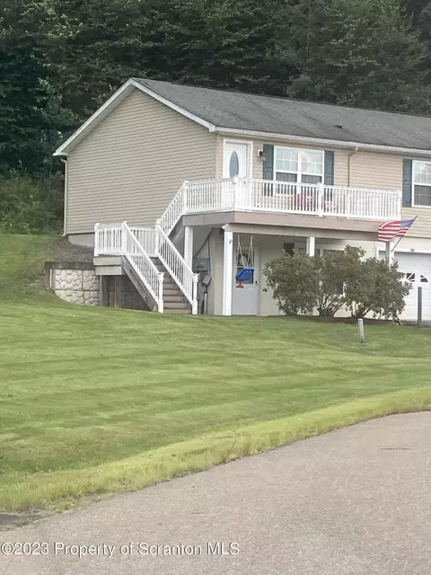 5557 Kirstens Way, New Milford, PA 18834