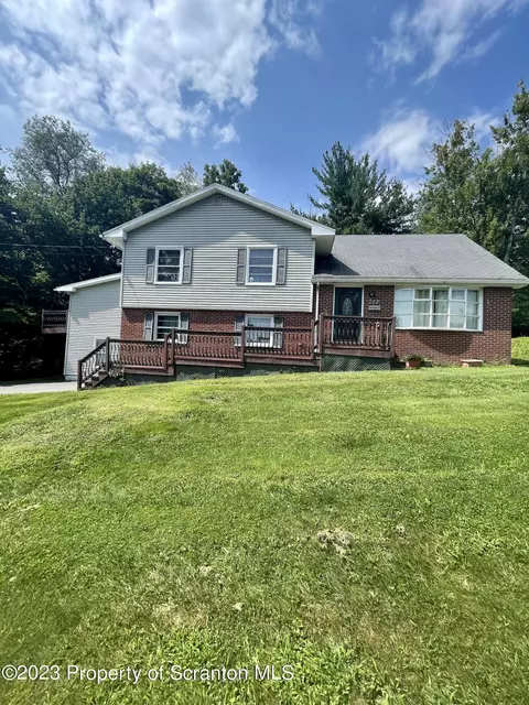 277 Short Hill Dr, Clarks Green, PA 18411