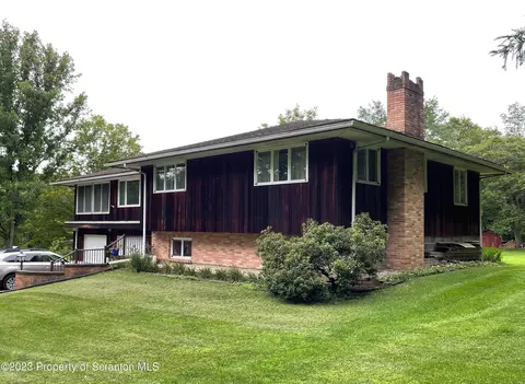 449 Creek Flats Rd, Falls, PA 18615