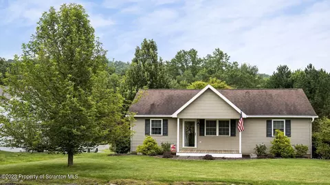 30 Stonewall Cir, Mountain Top, PA 18707