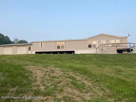 576 Day Rd, Montrose, PA 18801