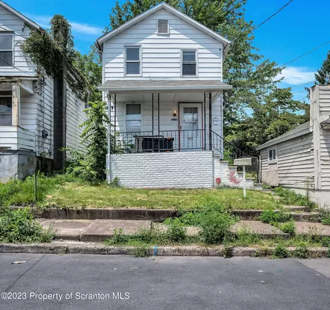 459 2nd St, Plymouth, PA 18651