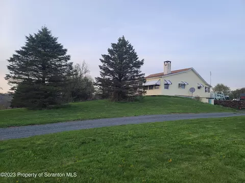 404 Beebe Rd, New Albany, PA 18833