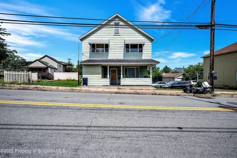 92 Fallbrook St, Carbondale, PA 18407