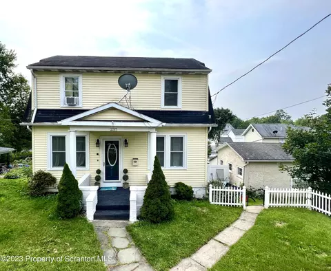 237 Hickory St, Peckville, PA 18452