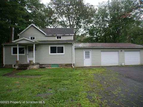 178 Pierce Rd, Greenfield Township, PA 18407