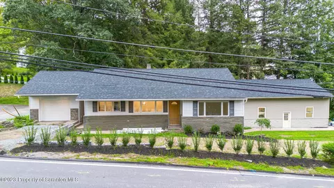 306 Layton Rd, South Abington, PA 18411