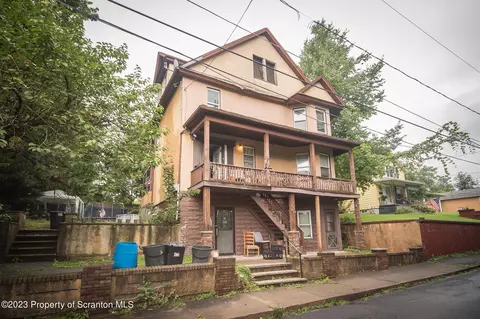 61 Farview St, Carbondale, PA 18407