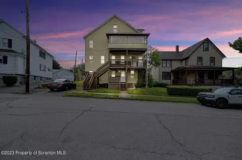 327 Smith St, Dunmore, PA 18512