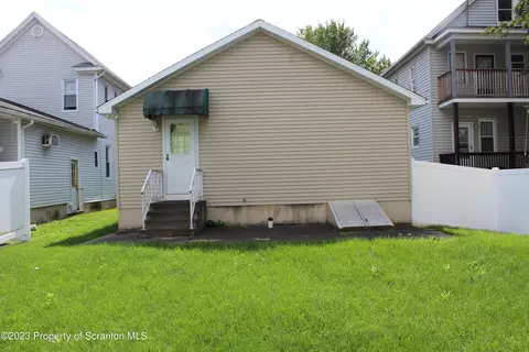 112 Mary St, Olyphant, PA 18447 photo 5