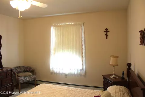 112 Mary St, Olyphant, PA 18447 photo 28