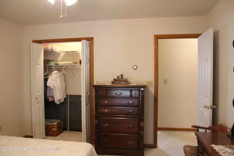 112 Mary St, Olyphant, PA 18447 photo 30
