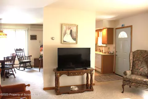 112 Mary St, Olyphant, PA 18447 photo 18