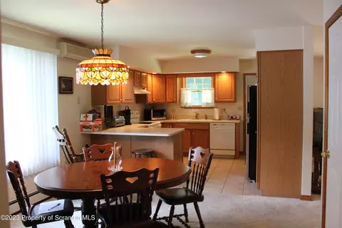112 Mary St, Olyphant, PA 18447 photo 15