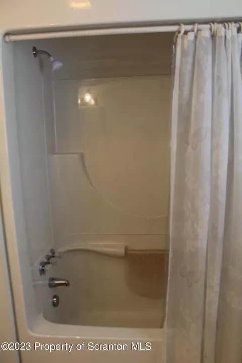 112 Mary St, Olyphant, PA 18447 photo 24