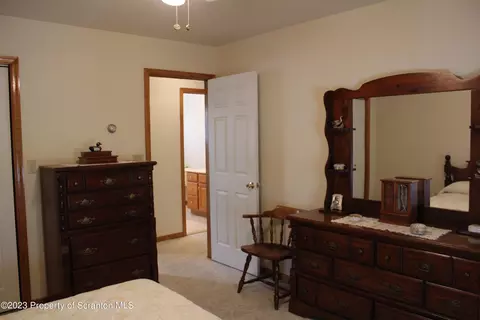 112 Mary St, Olyphant, PA 18447 photo 31