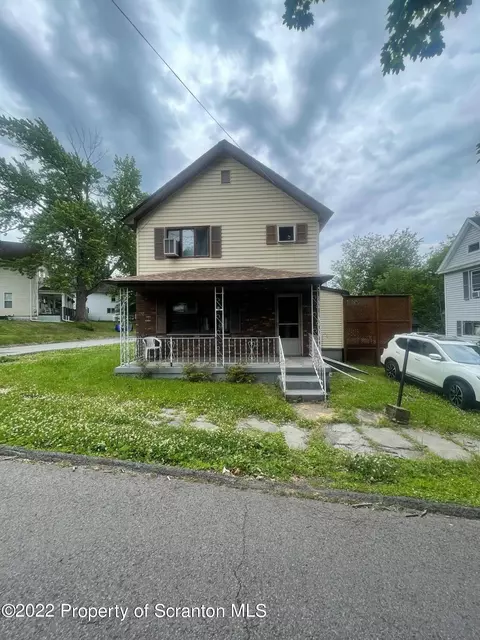 16 Summit Ave, Carbondale, PA 18407