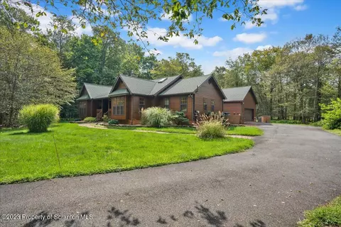 19 Covington Way, Clifton Twp, PA 18424