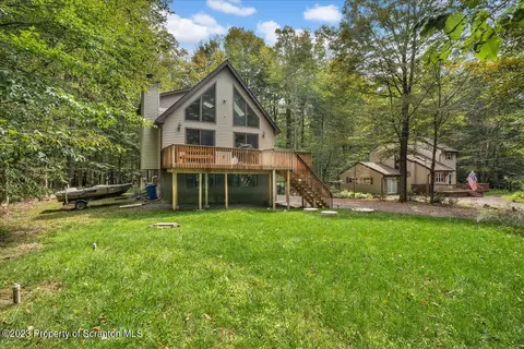 70 Sunset Dr, Clifton Twp, PA 18424