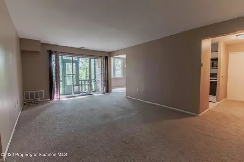 1202 Summit Pointe, Scranton, PA 18508 photo 8