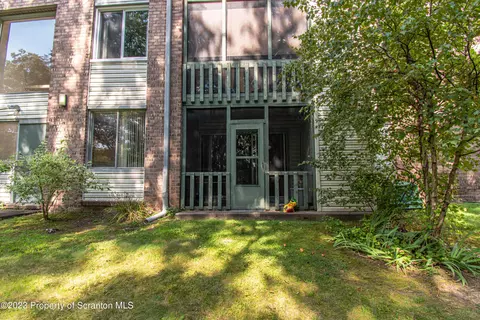 1202 Summit Pointe, Scranton, PA 18508 photo 3