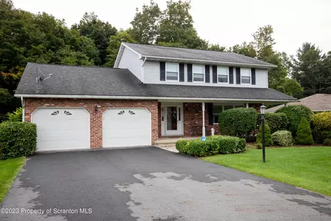 110 Fox Run Cir, Clarks Summit, PA 18411
