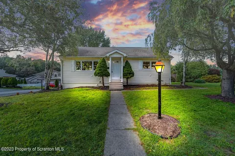 3822 Wylam Ave, Moosic, PA 18507