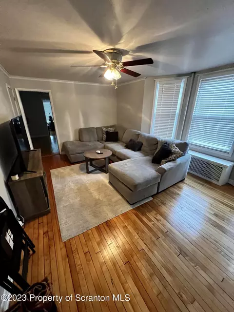 466 E Drinker St, Dunmore, PA 18512 photo 12