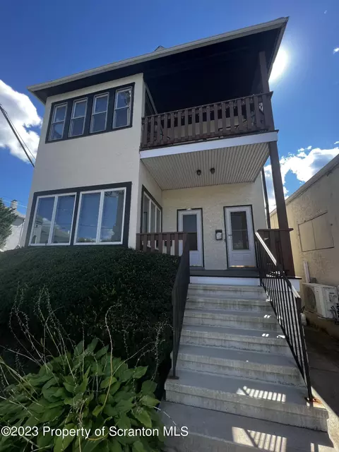 466 E Drinker St, Dunmore, PA 18512 photo 1