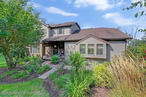 1005 Whippoorwill Dr, Clarks Summit, PA 18411