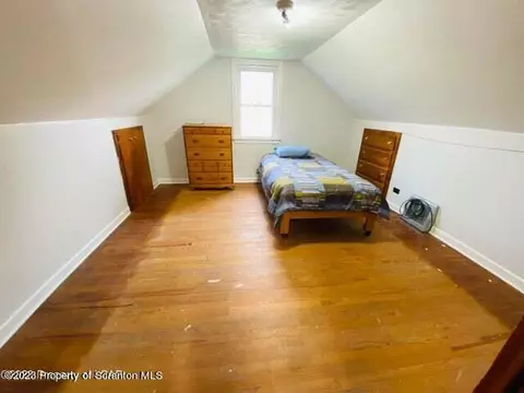 303 Washington Ave, West Wyoming, PA 18644