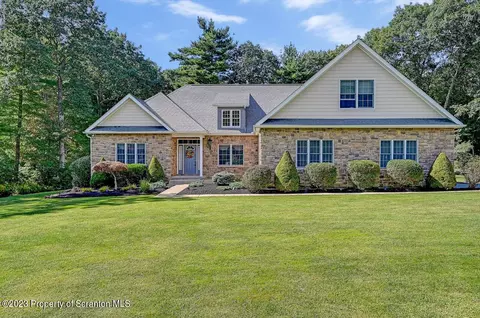 103 Laurel Ridge Dr, Jefferson Twp, PA 18436
