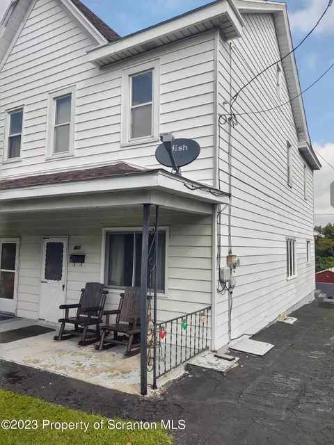 401 W Blaine St, Mcadoo, PA 18237