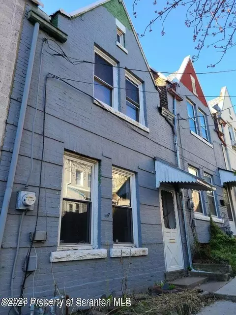 233 Nay Aug Pl, Scranton, PA 18510
