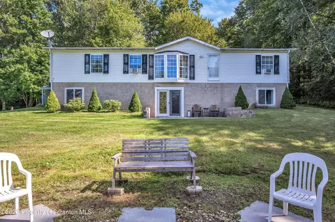 112 Bird Pl, Elmhurst Township, PA 18444