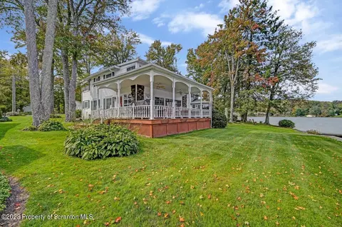 109 The Point Dr, Montrose, PA 18801