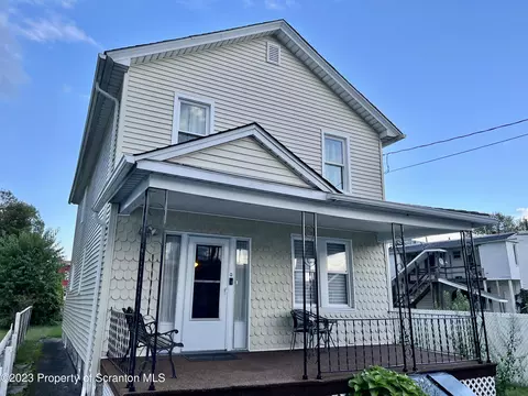 706 W Lackawanna Ave, Blakely, PA 18447