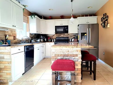 987 Chase Rd, Shavertown, PA 18708 photo 11