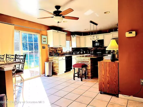 987 Chase Rd, Shavertown, PA 18708 photo 8