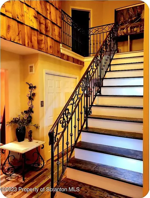 987 Chase Rd, Shavertown, PA 18708 photo 5