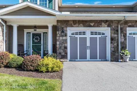 112 Wyndham Rd, South Abington, PA 18411