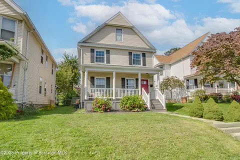 725 N Hyde Park Ave, Scranton, PA 18504