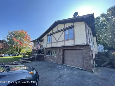 5 Sharon Dr, Moosic, PA 18507 photo 3