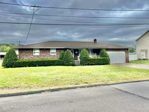 210 Kathleen Dr, Peckville, PA 18452